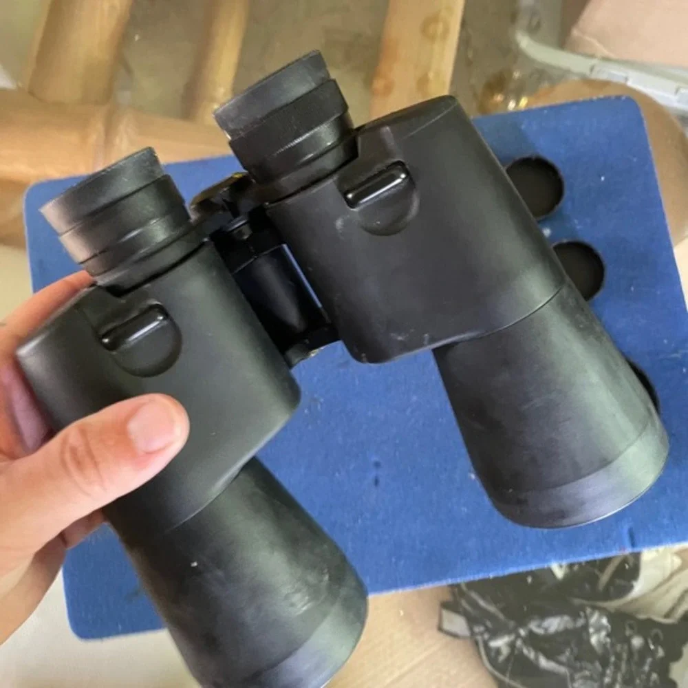 Bushnell Wide Angle Binoculars 13-1050 70 Field With Case‎